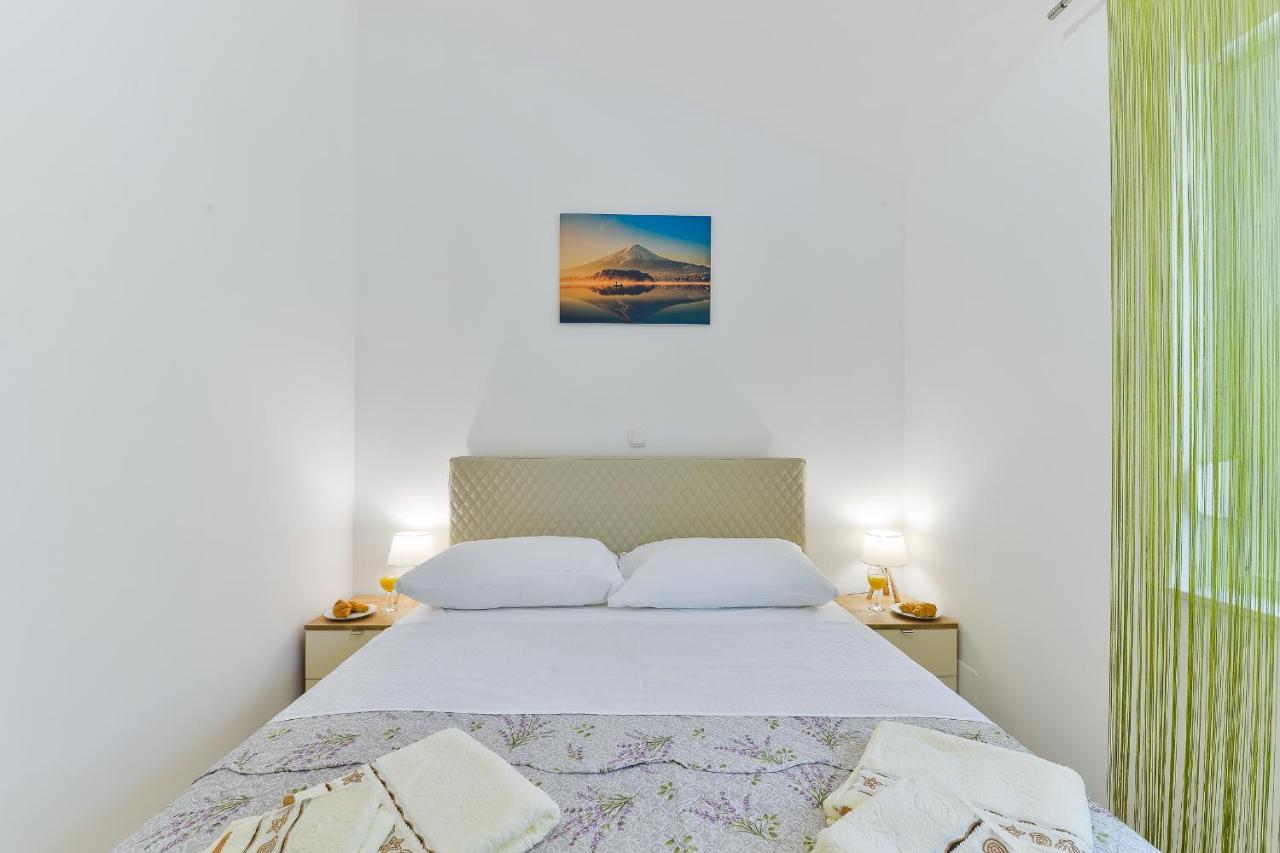 Cascada Villas With Private Jacuzzi And Private Parking Stari Grad Kültér fotó