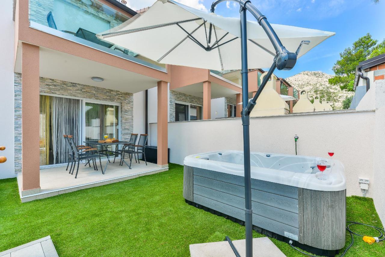 Cascada Villas With Private Jacuzzi And Private Parking Stari Grad Kültér fotó