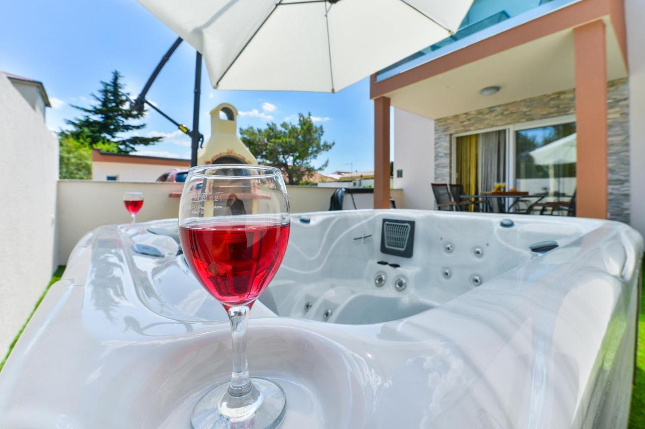 Cascada Villas With Private Jacuzzi And Private Parking Stari Grad Kültér fotó
