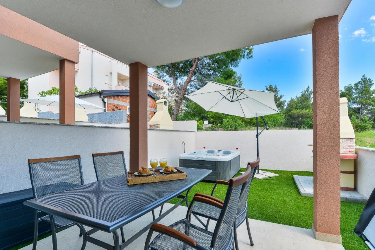 Cascada Villas With Private Jacuzzi And Private Parking Stari Grad Kültér fotó