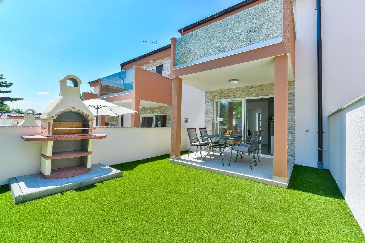 Cascada Villas With Private Jacuzzi And Private Parking Stari Grad Kültér fotó