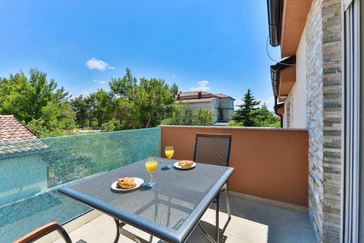 Cascada Villas With Private Jacuzzi And Private Parking Stari Grad Kültér fotó