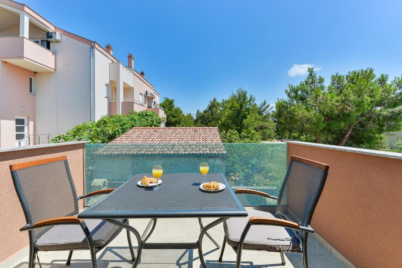 Cascada Villas With Private Jacuzzi And Private Parking Stari Grad Kültér fotó
