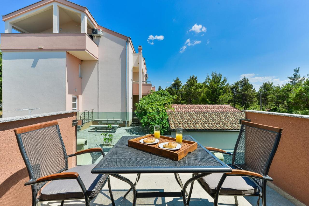 Cascada Villas With Private Jacuzzi And Private Parking Stari Grad Kültér fotó